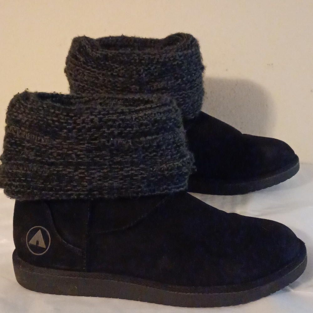 Women's Airwalk Winter Boots. Size 8.5